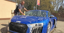 R8 (1).jpg